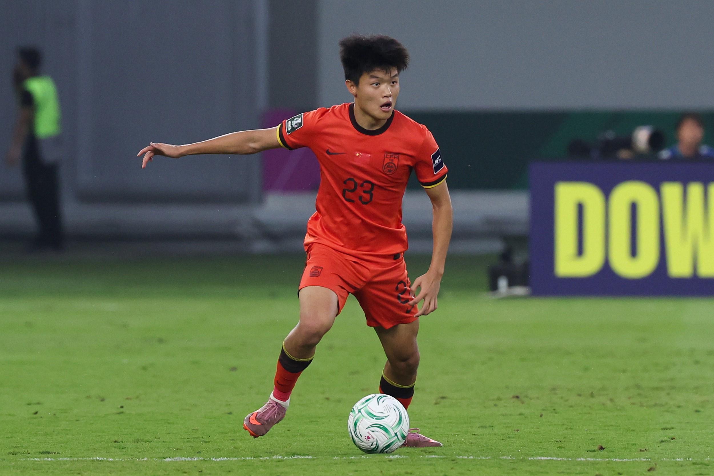 世界杯数据统计-东体：杨希已经投入海港训练；中后卫引援近期有明确说法