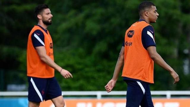 世界杯直播在线观看-姆巴佩：的确跟吉鲁吵过 在法国队要以大局为重